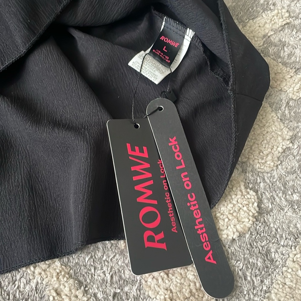 ROMWE Elegant Black Blouse - Picture 3 of 4